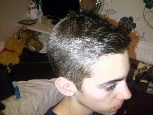 Michael_Rowe93's tweet image. So would anyone believe me if I told you I'd only been barbering for two weeks then? #Fade #Scissorsontop #barber