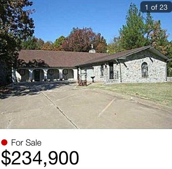 RameyBrad's tweet image. Unique? Looking? This is it!! Underground house for sale! #energysaving #earth #undergroundhome #CBSelect