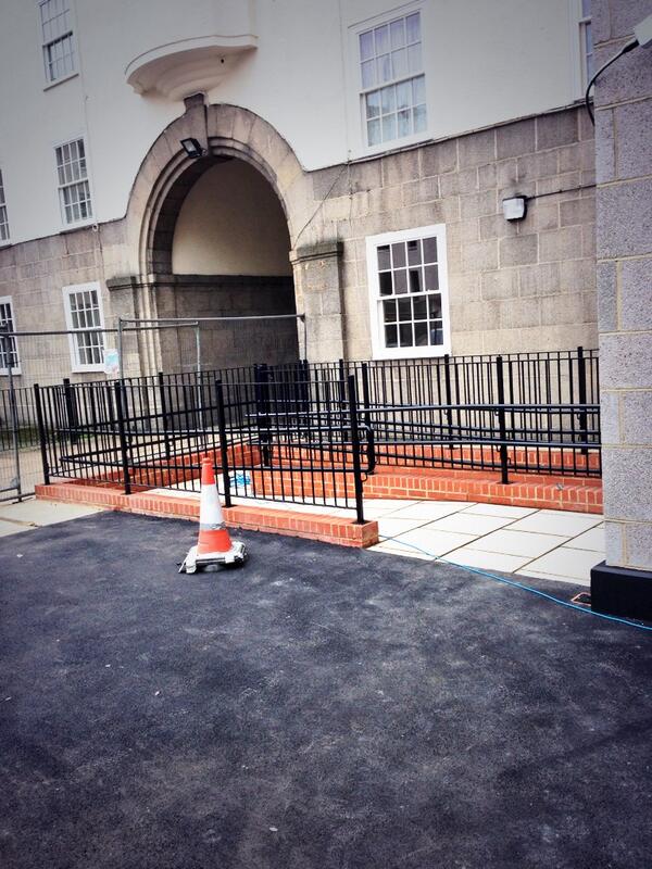 DistinctBuild tweet picture
