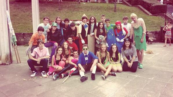 Bihurriak's tweet photo. Un año mas juntos, un año mas disfrutando de nuestras fiestas, un año mas, cada año mas unidos. http://t.co/LoT7dYvcrb
