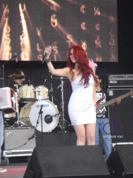 Dulce Maria. [10] BVs3MsACQAAjnwm