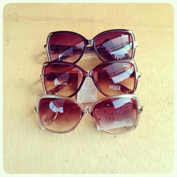 Prada Mulan Jamila IDR 130 free box..