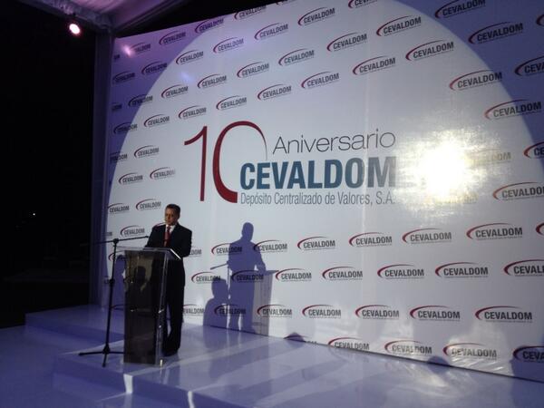 Argentarium's tweet image. Gabriel Castro, nuestro @SivRD, inicia acto aniversario de los 1o años de #Cevaldom.