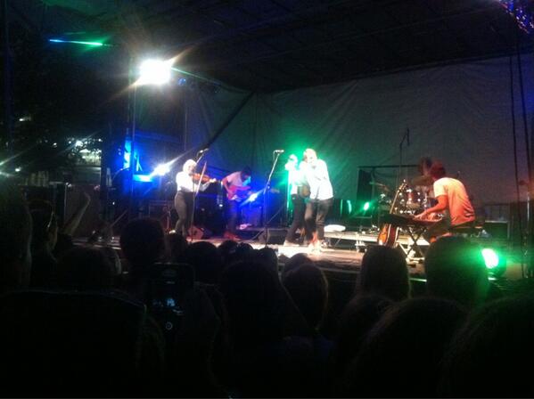 becc_faigen's tweet photo. The Head and the Heart concert #happyhomecoming http://t.co/hhTJs2Jyd5