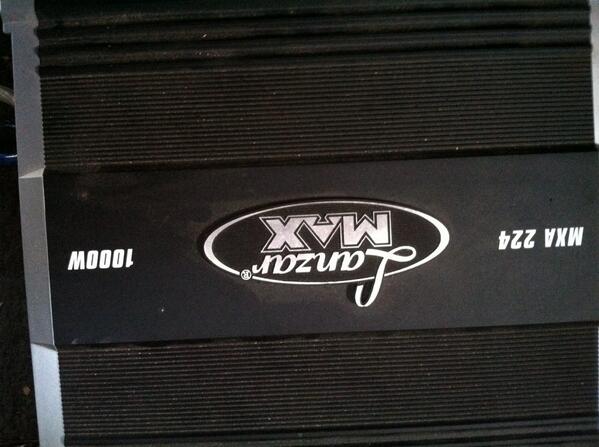 Kyle_Meyer9's tweet photo. 1000 watt amp 75$ http://t.co/xpeZVquIZj