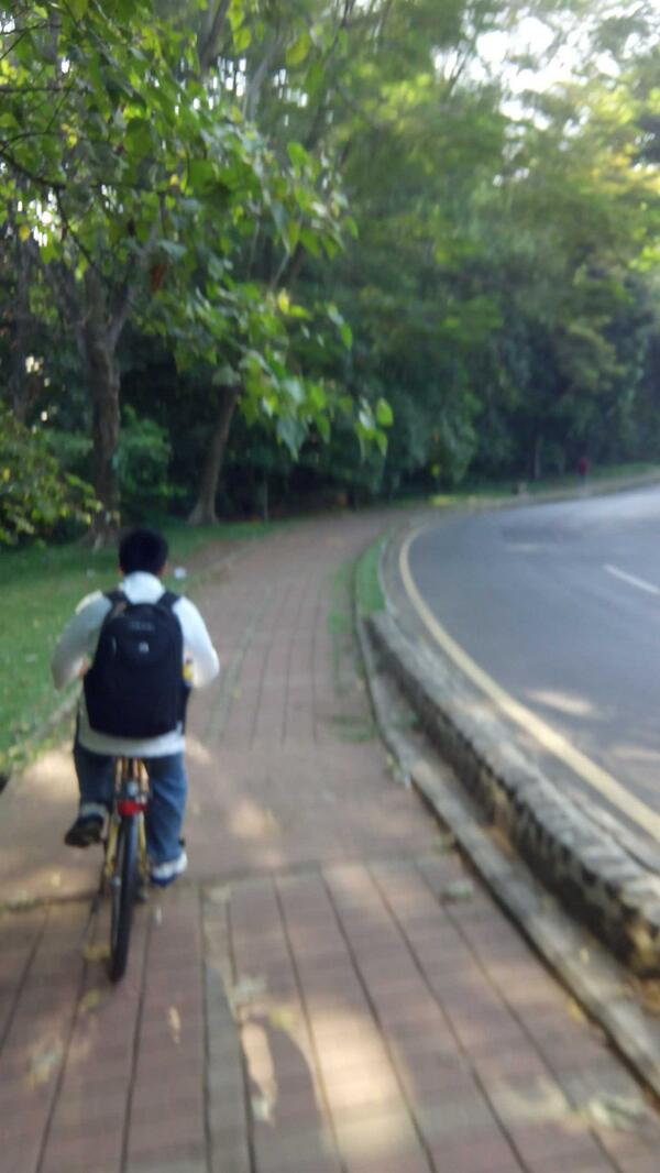 spekunUI's tweet image. jumat pagi ber spekun ria.... :))