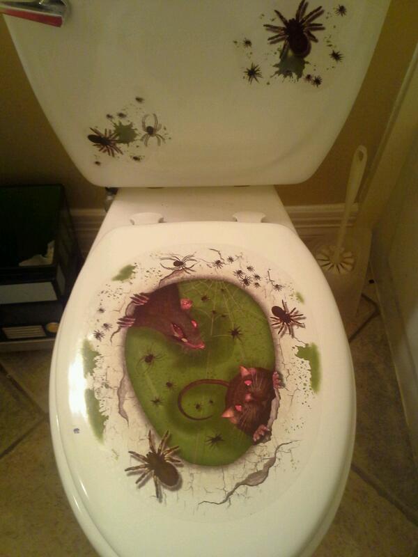 DaMimsta's tweet photo. Should I be happy or sad my children find this offensive? #mommyloveshalloween http://t.co/1yKAp5bBI7