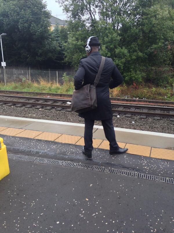 nelbert75's tweet image. Natty hat and headphone combo.