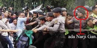 GambarEdan's tweet photo. ternyata narji punya kembara polisi http://t.co/aWf6O6PEzd