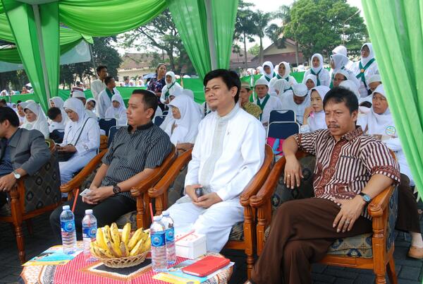 Ketua BMPS Depok, Bp. Drs. Kemo Santoso, turut hadir dalam kemeriahan Manasik HAji XIII LPPTKA BKPRMI DEPOK