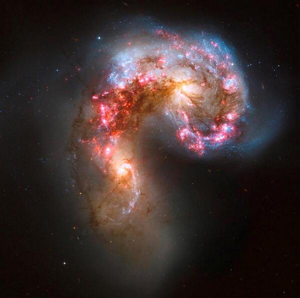 IronAnchorNet's tweet photo. here's a bunch of cool space pictures: http://t.co/p05asMgnmn http://t.co/r25rIwMdSQ