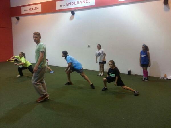 NJEliteSoftball's tweet image. 12s doing some strength and conditioning #completeplayer #workout