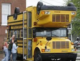 GambarEdan's tweet photo. bus yang terbalik pun masih bisa jalan http://t.co/5GRu4SWJNK