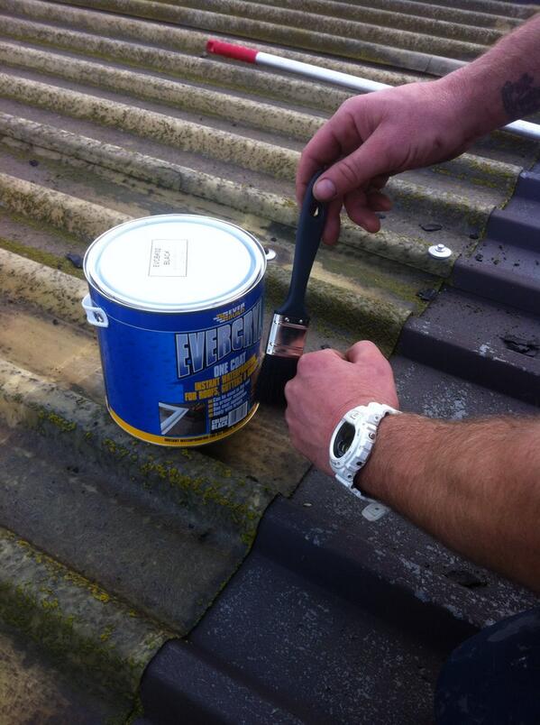 Flexacryl on a roof light.... Go on then....<a href="/benoakley3/">ben oakley</a> <a href="/ben_edwards30/">Ben Edwards</a> <a href="/gunnmcfc/">Al gunn</a>