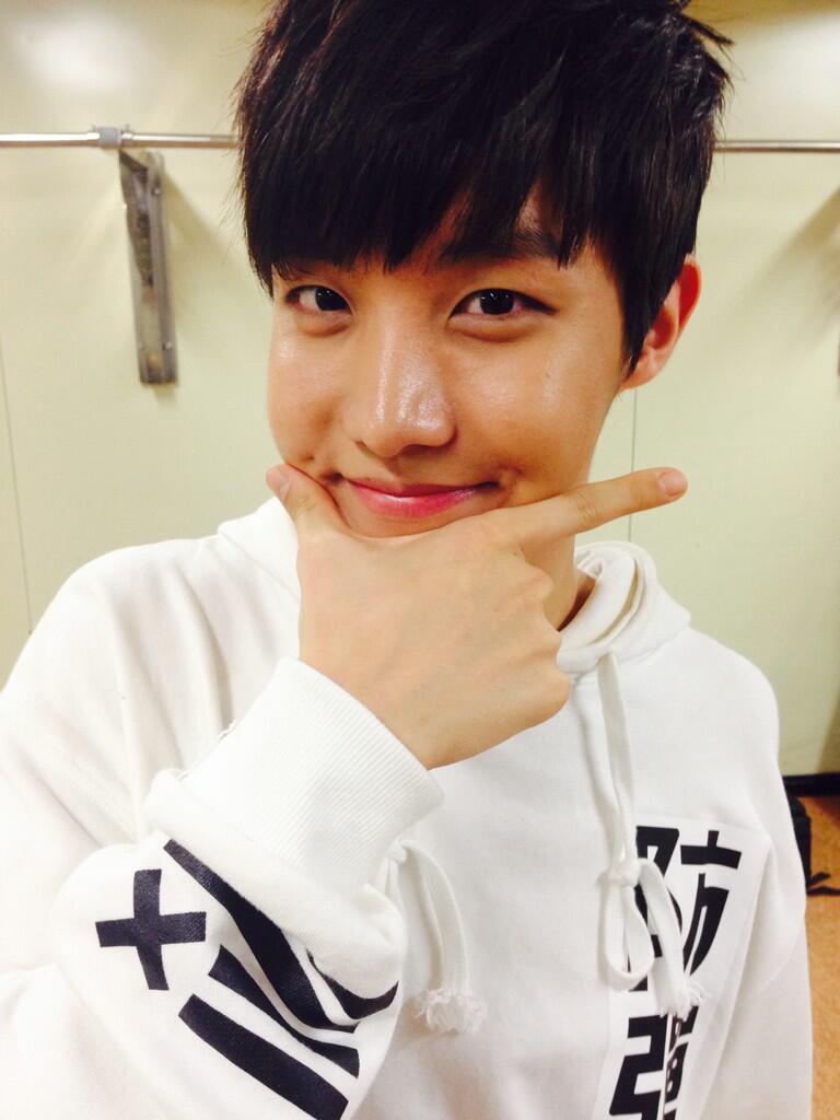 BVuIQhiCMAANf5Q.jpg:large