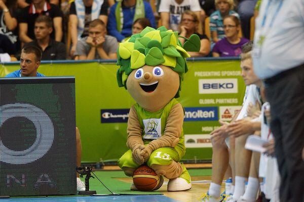 Anyone else totally happy because it's Friday? ;)