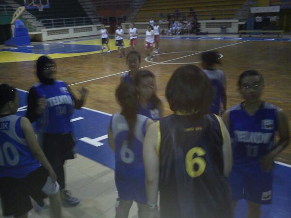 UABBIMTelkom's tweet photo. End game 55-26 UnTel RT RT @arindayulia: Sparing @UABBIMTelkom putri vs widyatama end of Q3 49-15 http://t.co/gRploSAjSK