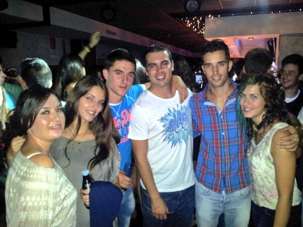 nayrafraile's tweet photo. Buena nochee la de ayer.. :)) @pocholin_92 #borraxo http://t.co/eU85KhopHX