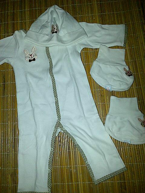 eivvva's tweet image. Mauu mbaa RT @garagetwitsale: Setelan bebito sz newborn. Bonus topi dan kauskaki all 50rb #prewashed #twitsale