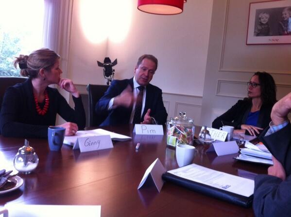 Ronde tafelgesprek bij FC Klap over de nieuwe ziektewet. Juristen en HR vertellen in Personeelbeleid over de gevolgen