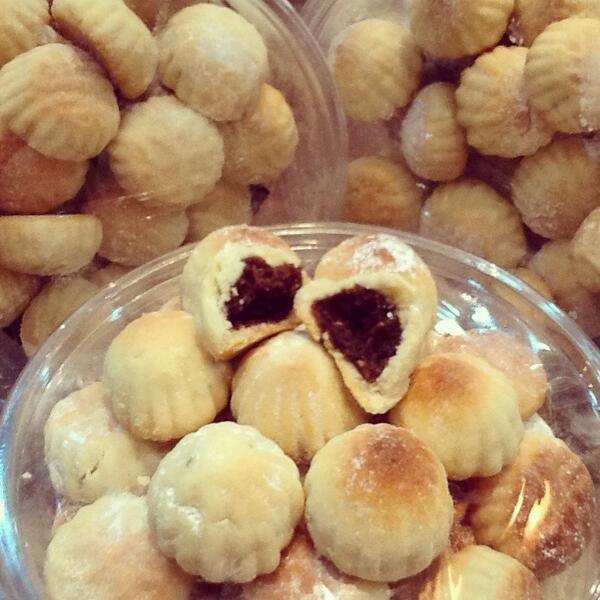 SweetLine88's tweet photo. معمول لذيييذ 🙊❤❤❤❤
رتويت لآهنتوا 😊
للطلب العلبة الصغيرة ٢٥ ريال الكبيرة ٥٠ ريال http://t.co/JfMlwpSVLw