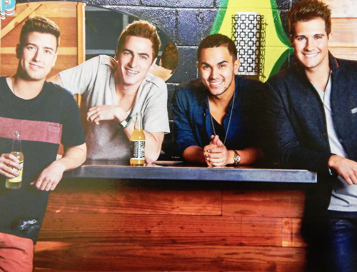 BlondeJodes's tweet image. #PCAForBigTimeRush
♥