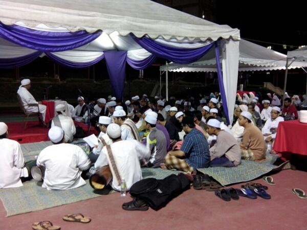 Mahallah ali Grand Talaqqi #mafest13 <a href="/SRCIIUM/">SRC IIUM</a> <a href="/IIUMD/">Ahmed</a> <a href="/IIUMOnline/">IIUM Online 🇲🇾🇲🇾</a> join us now!!