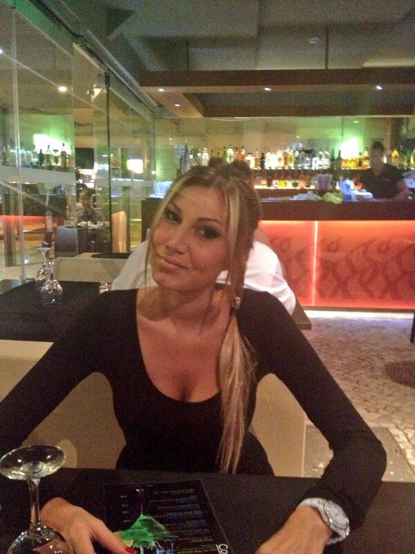 MichaelMorrish's tweet photo. @estefanihdez ayyy pero que guapaaaa!!😍😍 #miniñapreciosa http://t.co/PkIZSml3yR