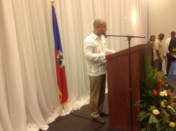LaurentLamothe's tweet photo. Mwen konte sou onètete nou, pou nou fè travay Kom sa dwa http://t.co/EqhT2esZoM