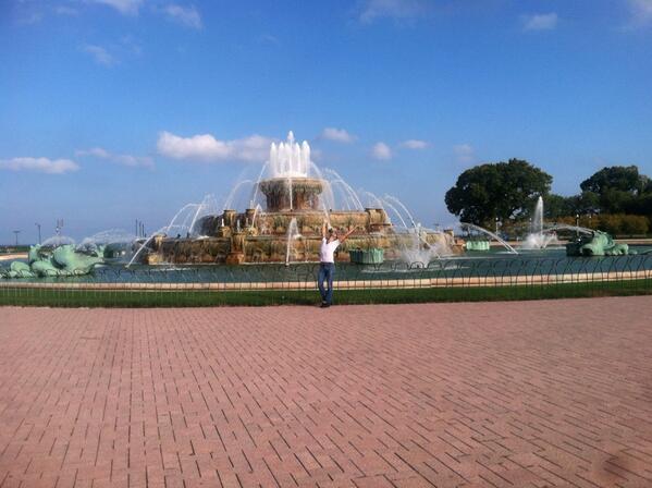 nnwright88's tweet photo. #fountain #BuiltForChicago #visiting #loveit #beautiful http://t.co/m6mvZVG12p