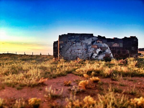 Marialeilah's tweet image. #PaintedDesertProject! "Step in Cedar Ridge", @jetsonorama's art along Hwy 89 in Arizona. …akingloudandsayingnothing.blogspot.fi