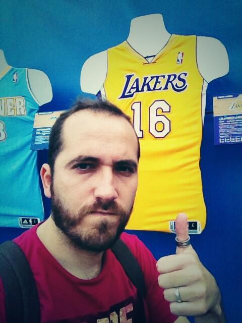 mr_sambo80's tweet photo. @adidas_ES Go Lakers! #lafotoconmasjuego http://t.co/Dl9cDa262w