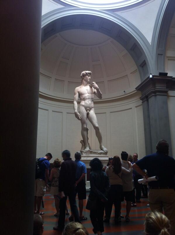 chateauesque's tweet photo. Hello, David. http://t.co/VUWjGHoD0d