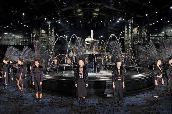 StrutStore's tweet image. Heard the news that Marc Jacobs is leaving Louis Vuitton? Here's a peak at his last show at Paris Fashion Week.