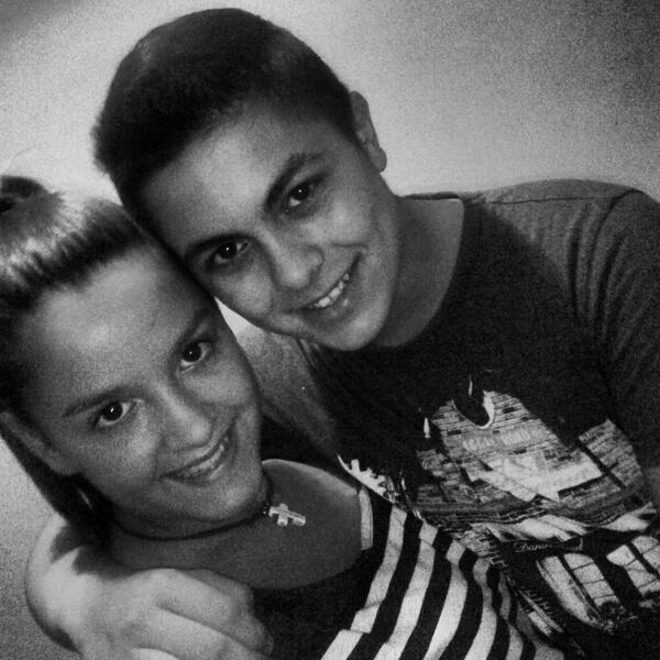 RociioCroissier's tweet photo. (+) te necesito. Ahora decirte qe buenas noches, y qe descanses mucho, y que me encantas amor :) @JLGM30 http://t.co/YXAJRglWoi