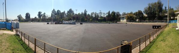 Resinsa_Polytan's tweet photo. Ya comenzaron las obras en el Colegio Grange de Santiago. http://t.co/H16cwZybWV