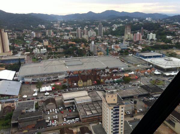 RBSTVBlumenau's tweet photo. Daqui a pouco, no RBS Notícias, Blumenau como poucos já viram: http://t.co/Lc8hMyieBz