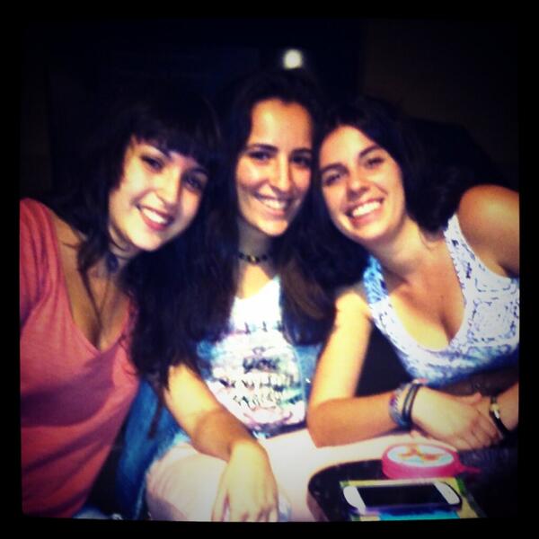 IreneAlemany92's tweet photo. Dia del somriure! En estes preciositats com per a no fer-ho! @albetaa14 @RuthMasCerver http://t.co/j2WWSel901