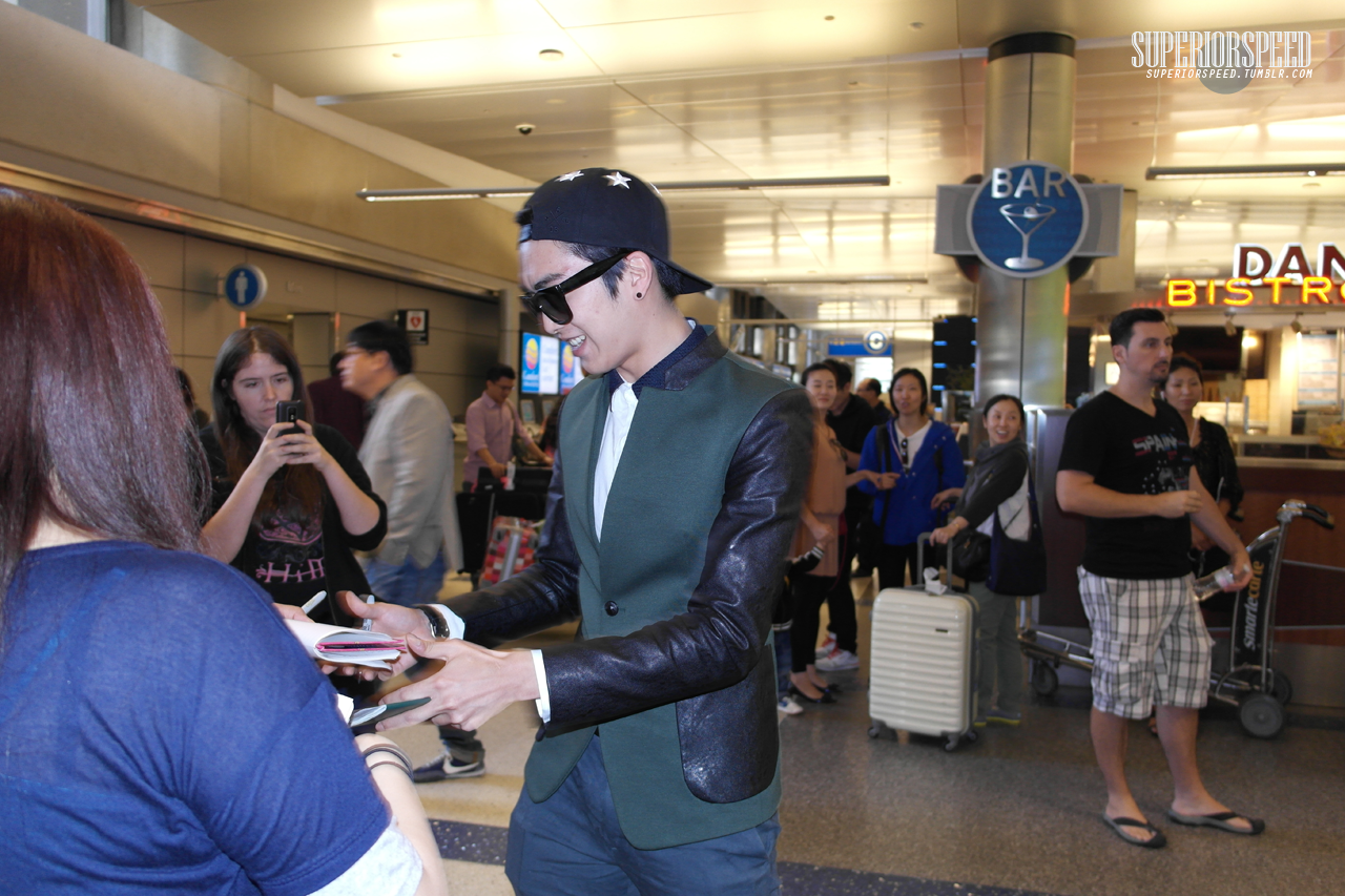 BVx8HYlCIAAbeKb.png:large