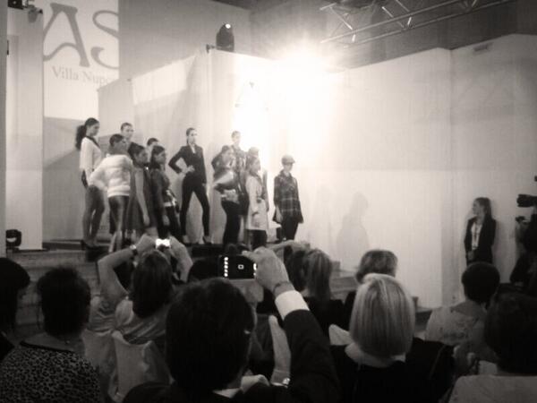 CarolLacalle9's tweet image. Buen comienzo! Ahora a descansar y mañana mas! #Pamplonademoda