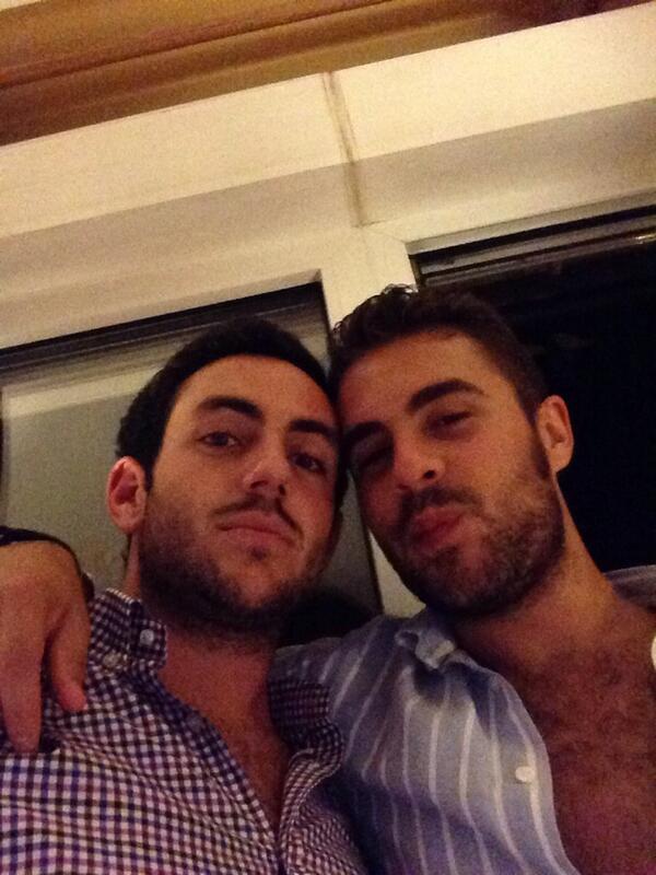 fer_fernandez93's tweet photo. De copeo en casa lorca @PablitoPini85 http://t.co/aGnFNUNff0