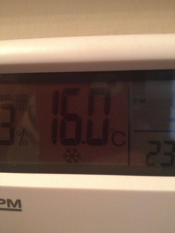 ashchairwick's tweet photo. Seriously?? @ballzach10 #imfuckingcold http://t.co/6urnhi36ef