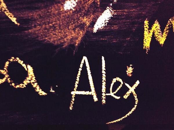 alexnuere's tweet photo. ♡ @Alesanzdom http://t.co/NhXxmAko0a