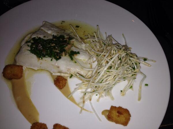 Live_Well79's tweet image. Halibut and kohlrabi from Model Milk, always a killer meal. The candied beet on dessert was amazing too. #modelmilk
