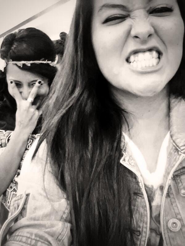 erlanggaputrraa's tweet photo. #tweetanawkwardmoment bcus idfk what shes doing love this niggeratchiii. ππ #twitterlessbreezybriannabanana π http://t.co/WFfNeQUnA4