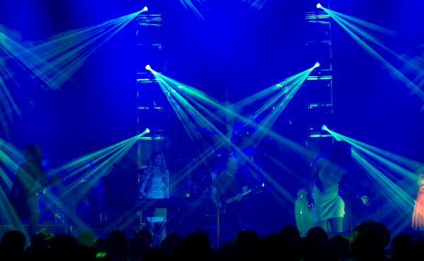 thelittleidiot's tweet photo. #NowPlaying 'Feeling So Real' from 'Everything Is Wrong' LIVE at the @FondaTheatre: http://t.co/ZdRmCcSJTM #mobylive http://t.co/sk7H5eDr5G
