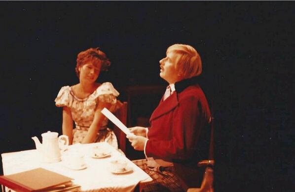 Vanavond reünie van jarige <a href="/Bernardinus_100/">Bernardinuscollege</a>. Als opwarmertje een foto van de schooltoneelvoorstelling Max Havelaar.