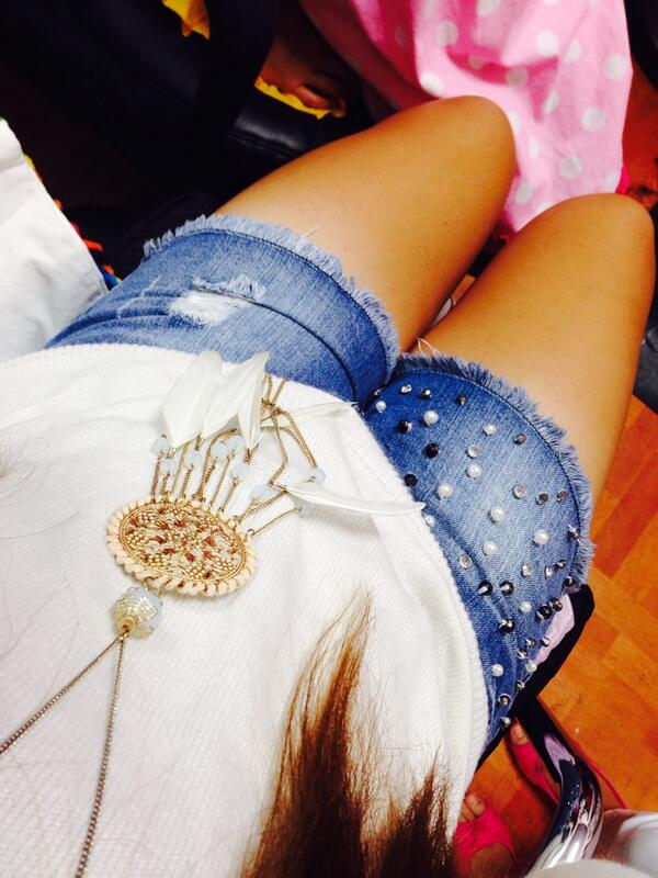 lenlenlovesyou's tweet image. Thunder thighs &amp;lt;&amp;lt; #simpleootd