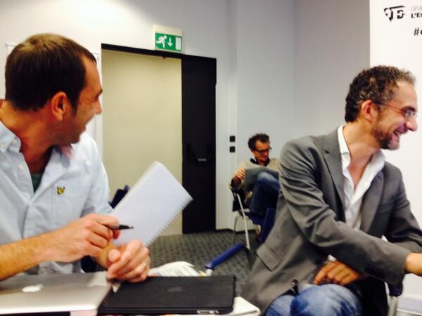 martaserafini's tweet photo. @elehciml e Campestrini ad hackdays e @marcoprat vigila sullo sfondo #editorslab http://t.co/tewQIvOIQU