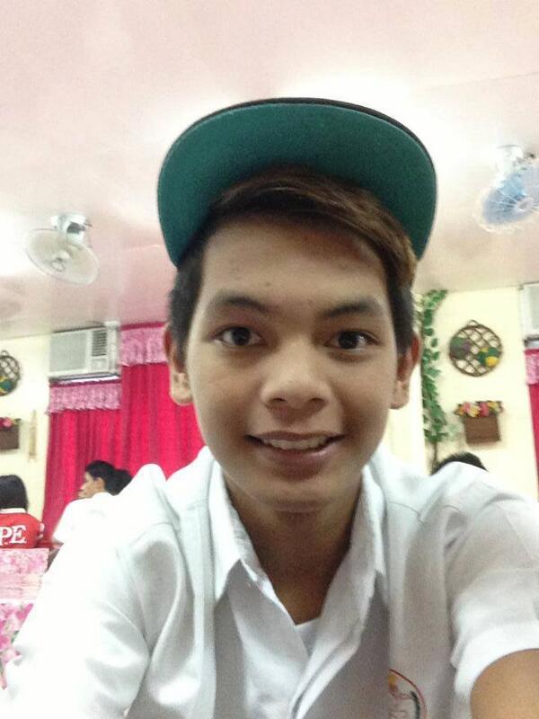 adamos_aron's tweet photo. "Count your smiles instead of tears and count your courage instead of fears." http://t.co/RysSiHdnHw